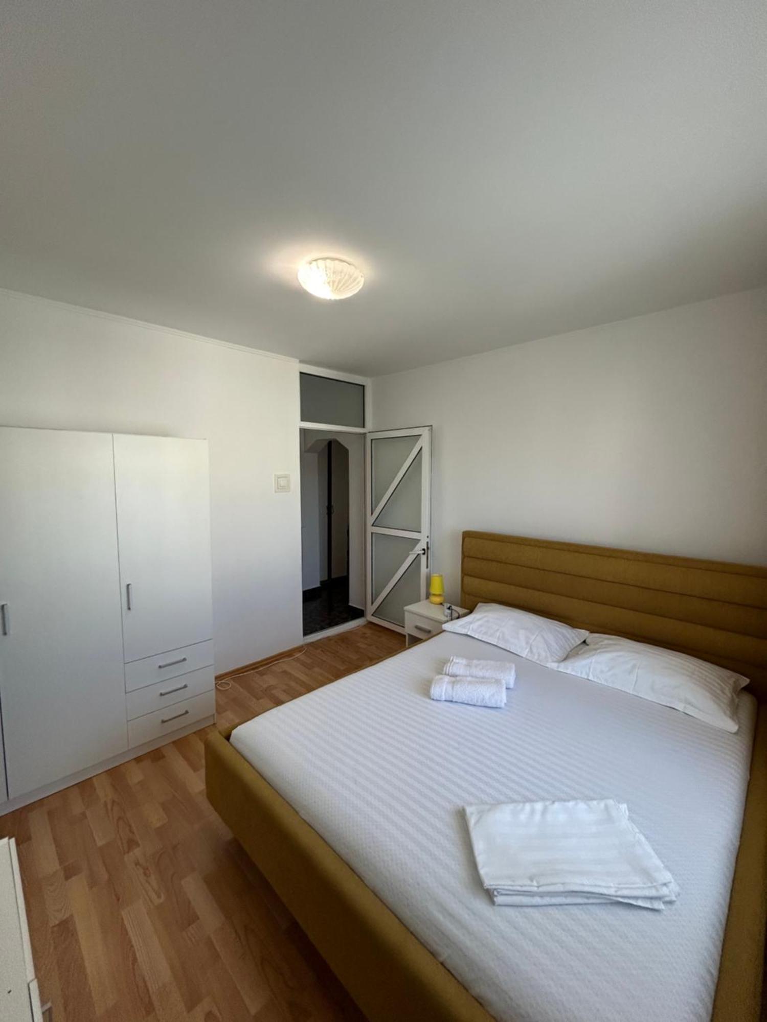 Sj Apartment 图尔恰 外观 照片